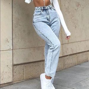 ‼️SOLD‼️ White Fox Like Duh Boyfriend Jeans Washed